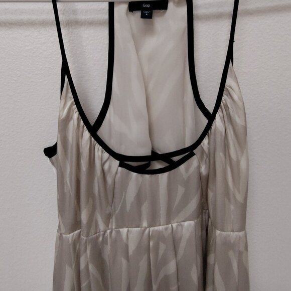 Share ✨ GAP Scoop Neck Maxi Dress – Size 4 ✨ - Picture 1 of 16